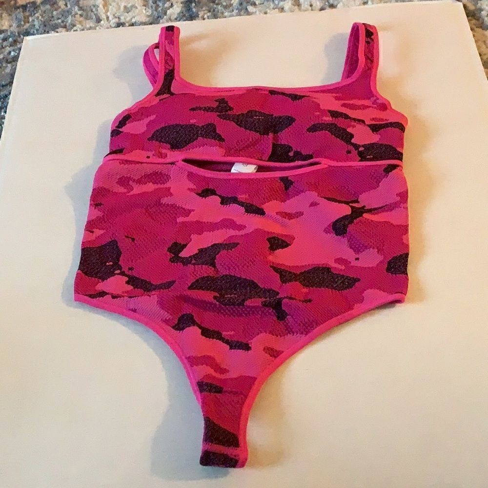 AVOCADO CUT OUT BODYSUIT - Picture 4 of 8